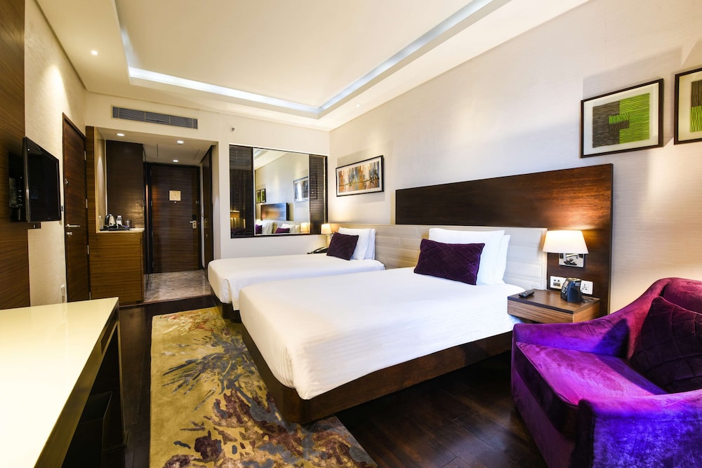 DoubleTree by Hilton Gurugram Baani Square 15/47