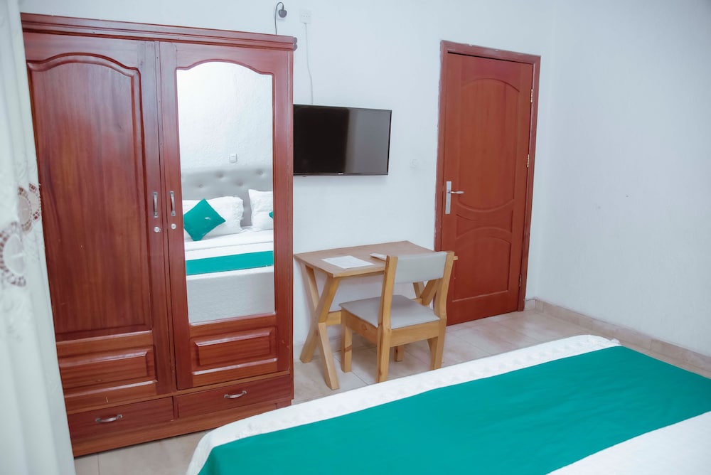 Martin Aviator Hotel 46/70