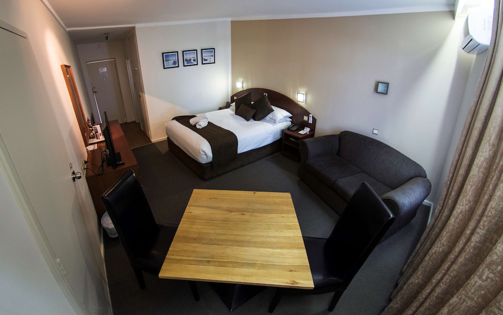 Hospitality Esperance, SureStay Collection by Best Western 58/74