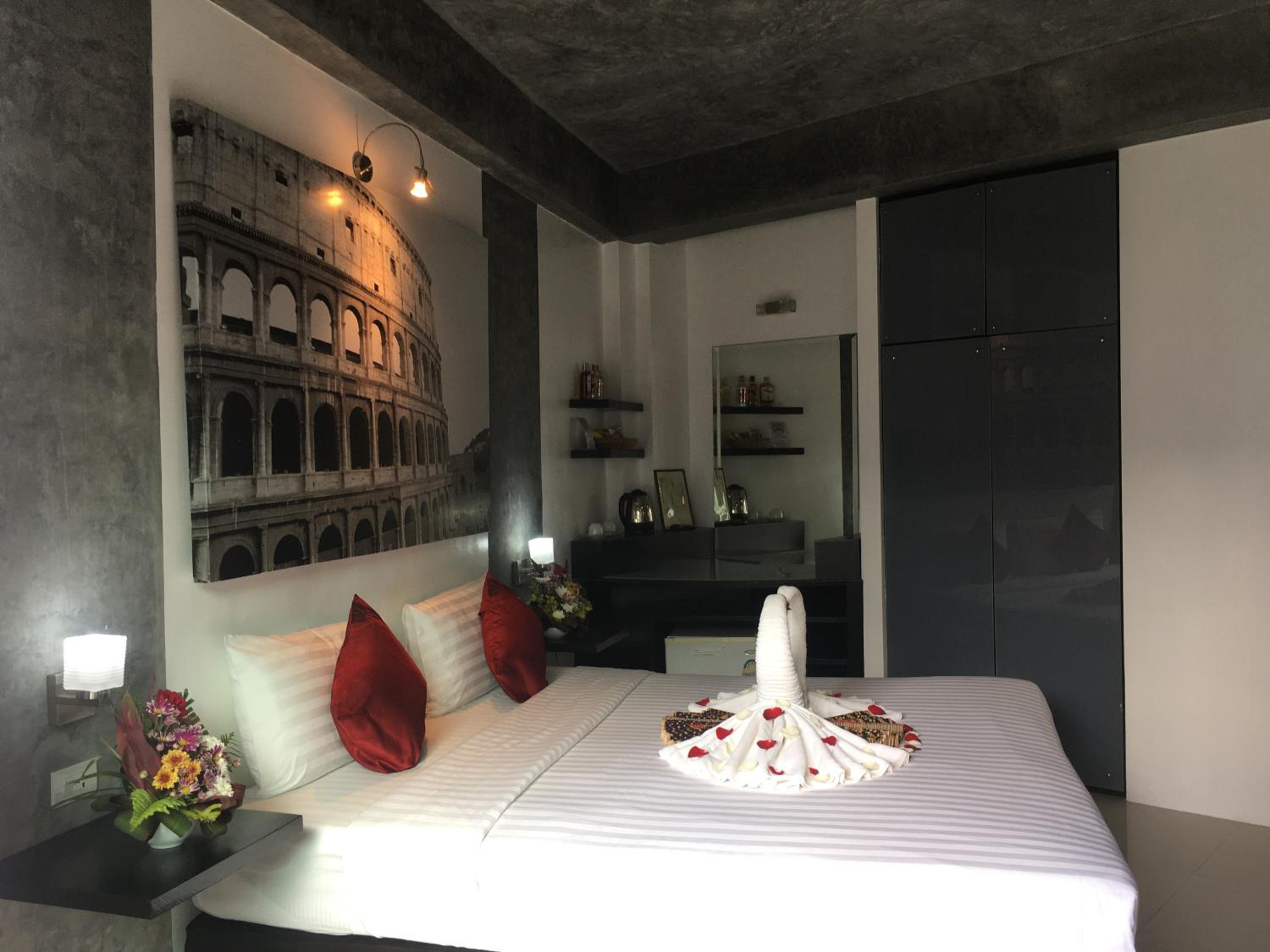 Emerald, Double Bed، The Front Hotel And Apartment 2/4