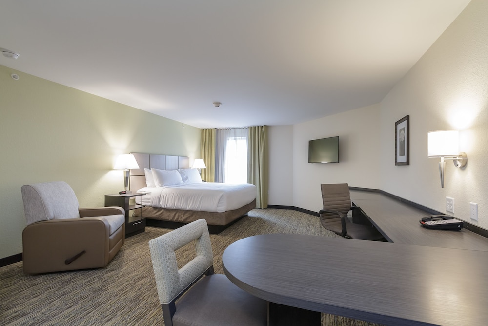 Candlewood Suites Mishawaka 14/42
