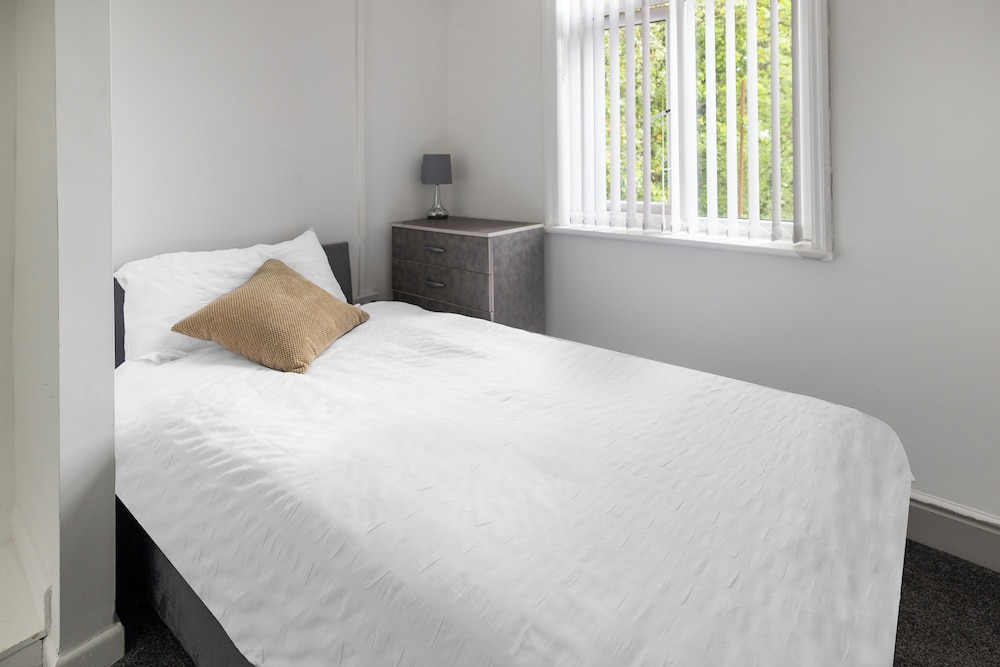 OYO A Better Night Hotel Limited 20/50