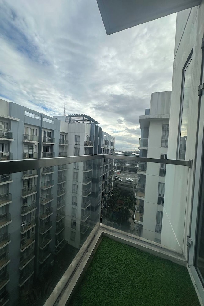 PRS at One Palm Tree Villa near Airport 7/60