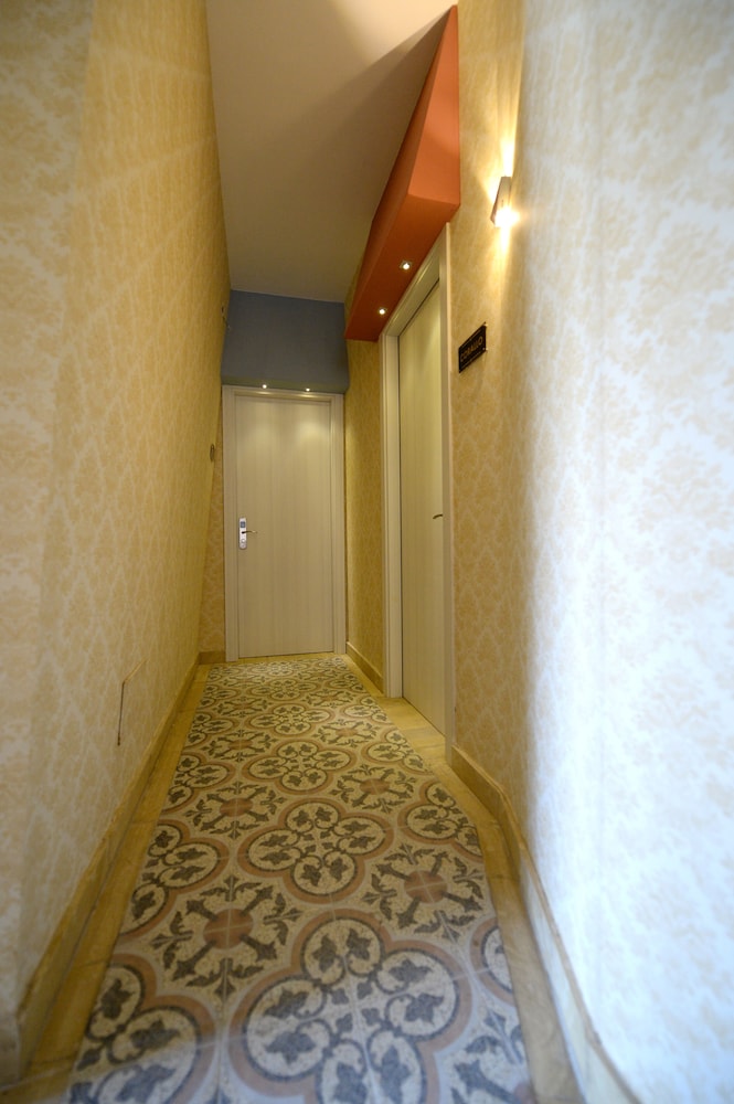 X Hotel 41/66