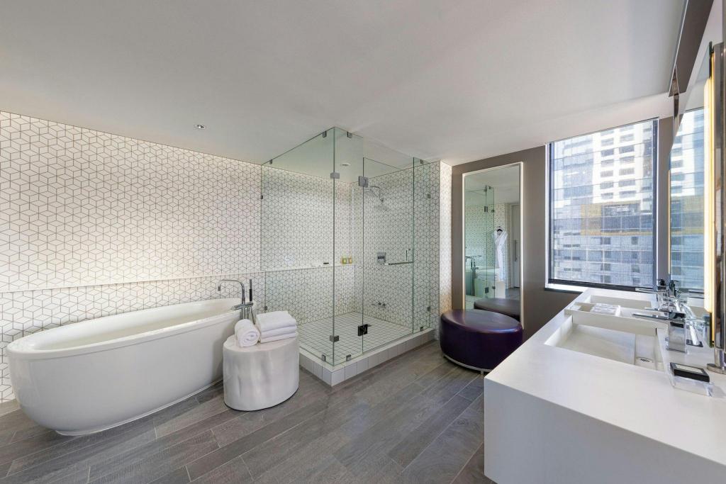 Penthouse Suite, King Bed, High Floor