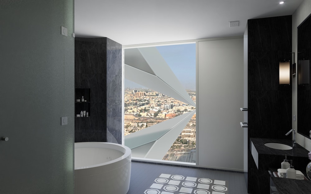 Imperial, Suite, King Bed, Panoramic City View, Club Lounge Access