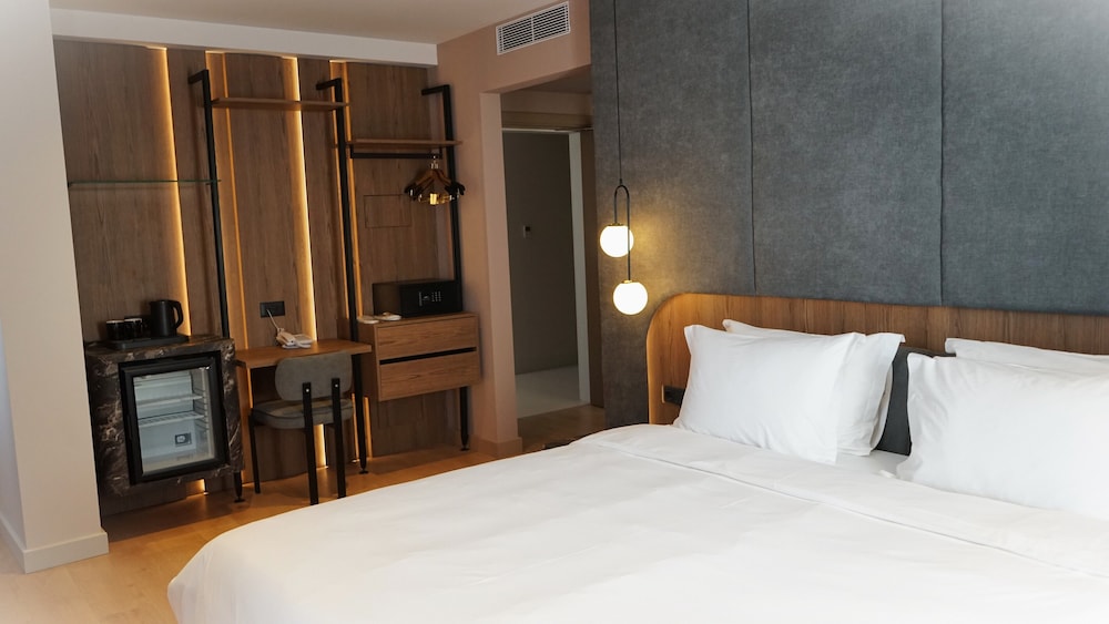 Arbnor Hotel 13/50