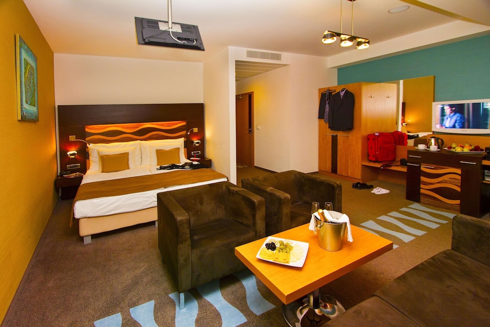 Danubia Gate Hotel 37/70