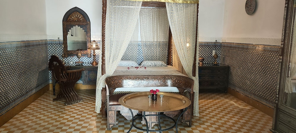 JUNIOR, DOUBLE BED