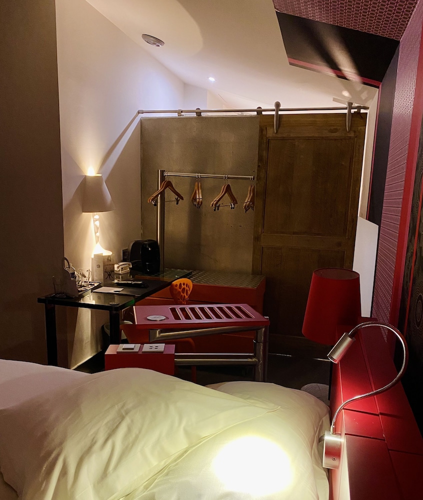 Hotel Le Dormeur Du Val 12/65