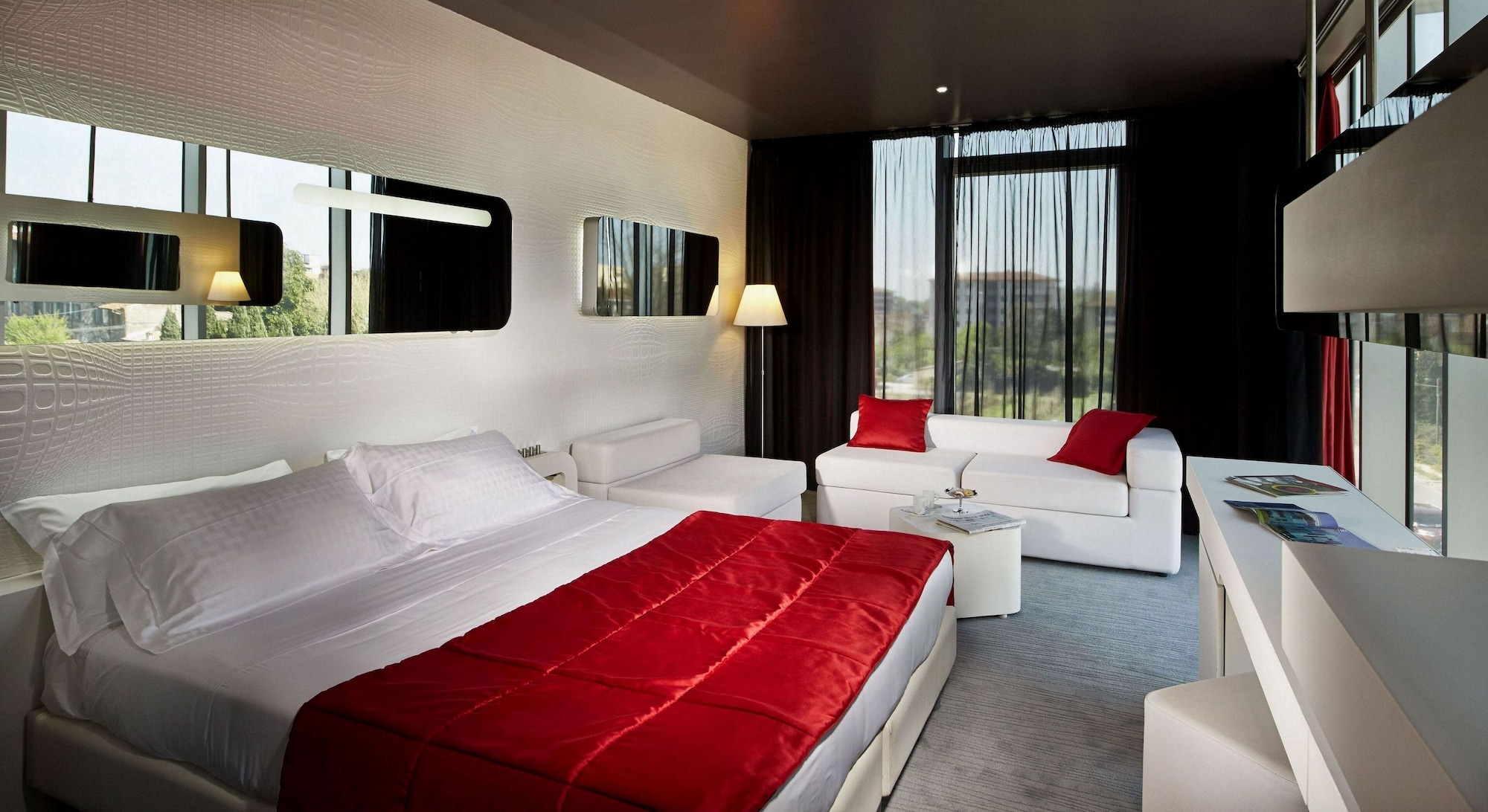 JUNIOR SUITE