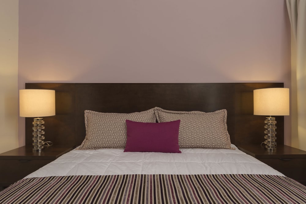 Decanter Hotel 25/47