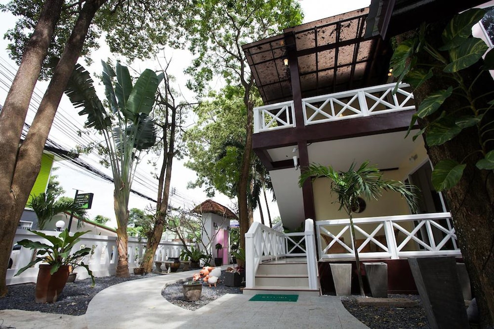 Sandy House 5/48