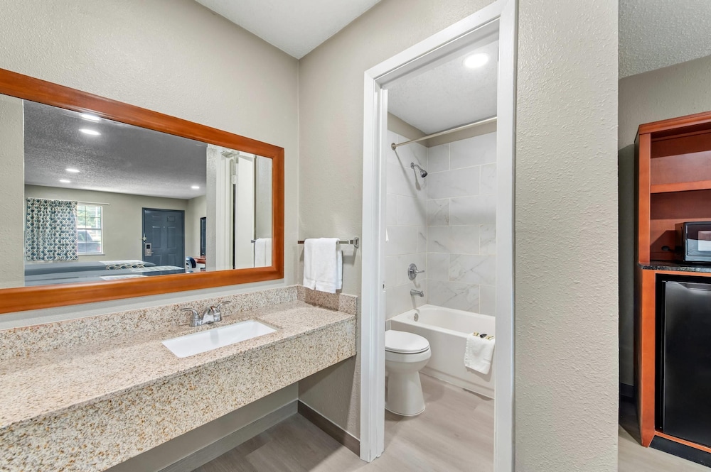 Rodeway Inn & Suites Jefferson 49/53