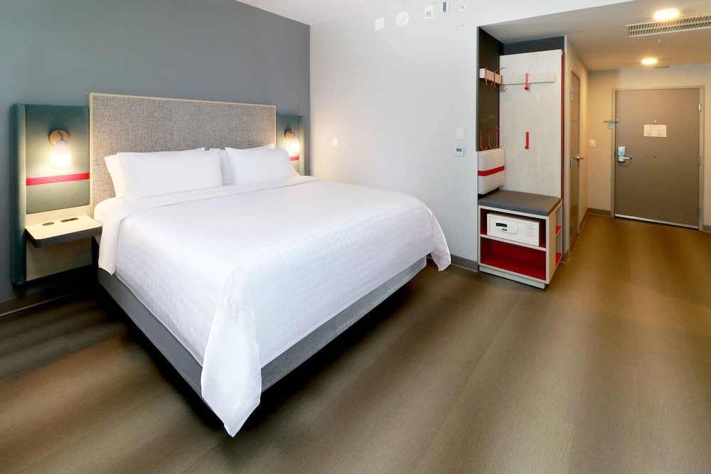 Avid Hotels Fresnillo 8/25