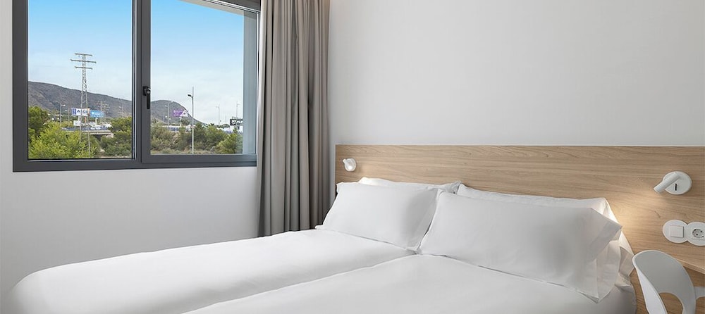 Room at B&B HOTEL Finestrat, FINESTRAT