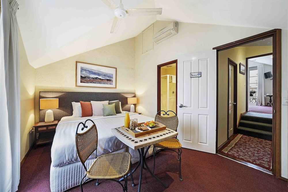 PORT MILL BED AND BREAKFAST 9/18