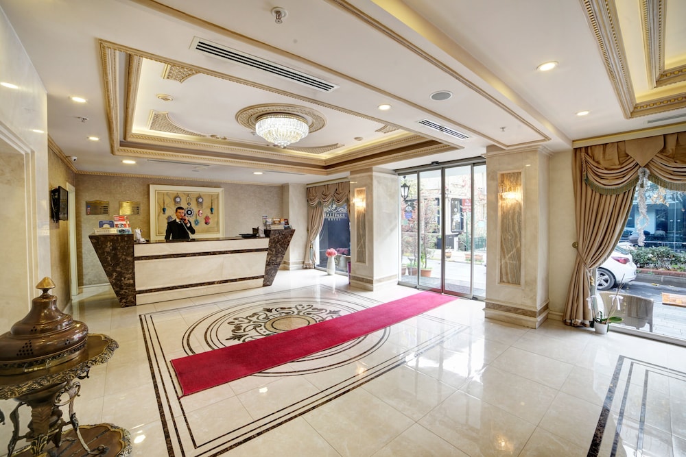 Halifaks Hotel 6/50