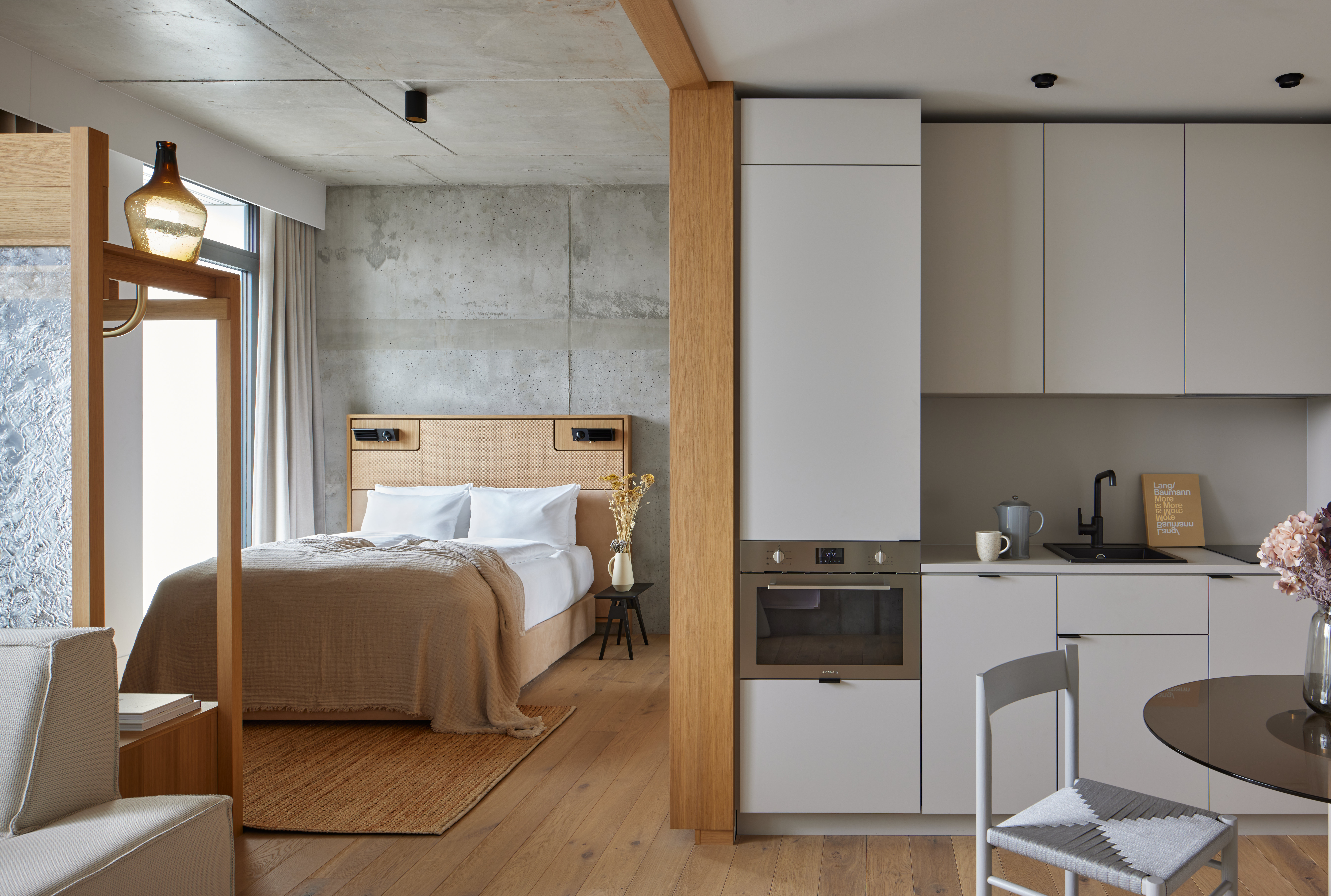 1 BEDROOM, OPEN PLAN, SUITE