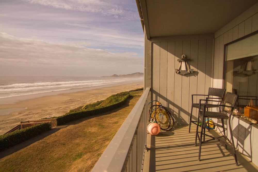 Nye Beach Condos At Pacific Crest 44/50