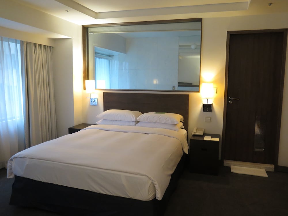 United Taipei Hotel 10/28