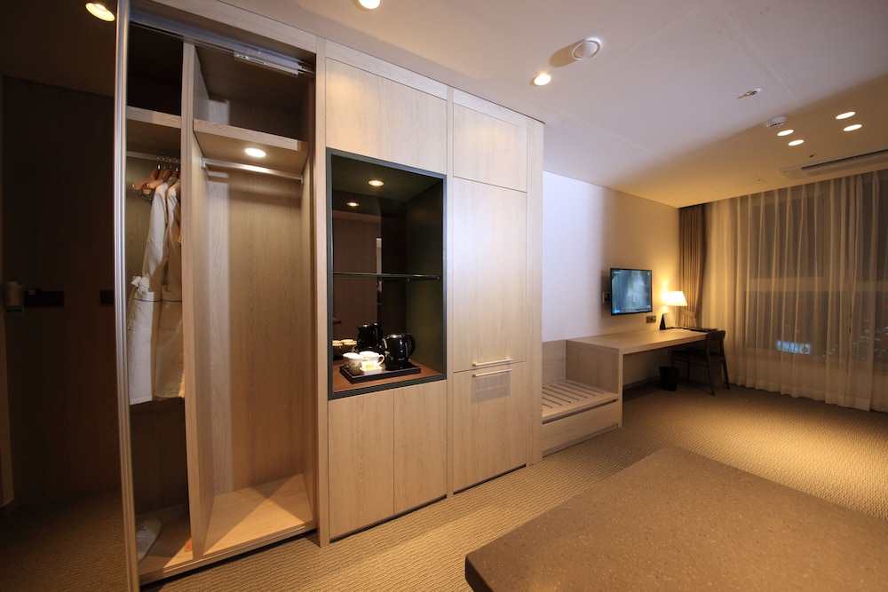 Ibc Hotel 9/48