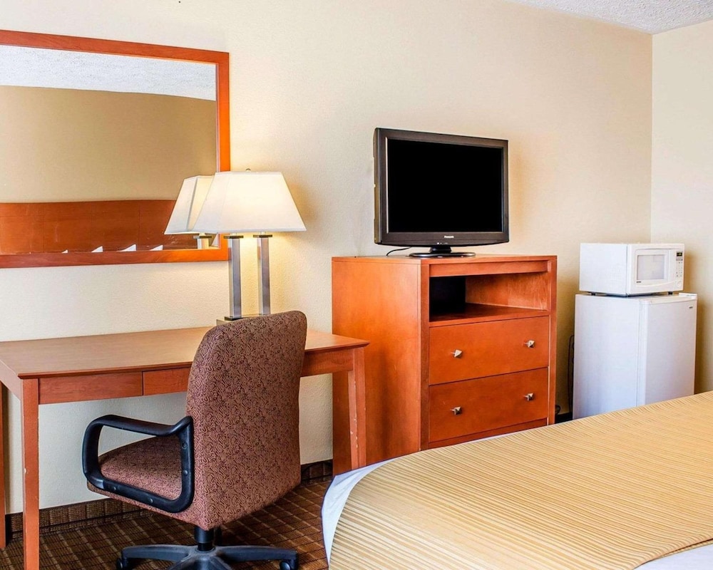 Wilkes Barre Inn And Suites 40/50