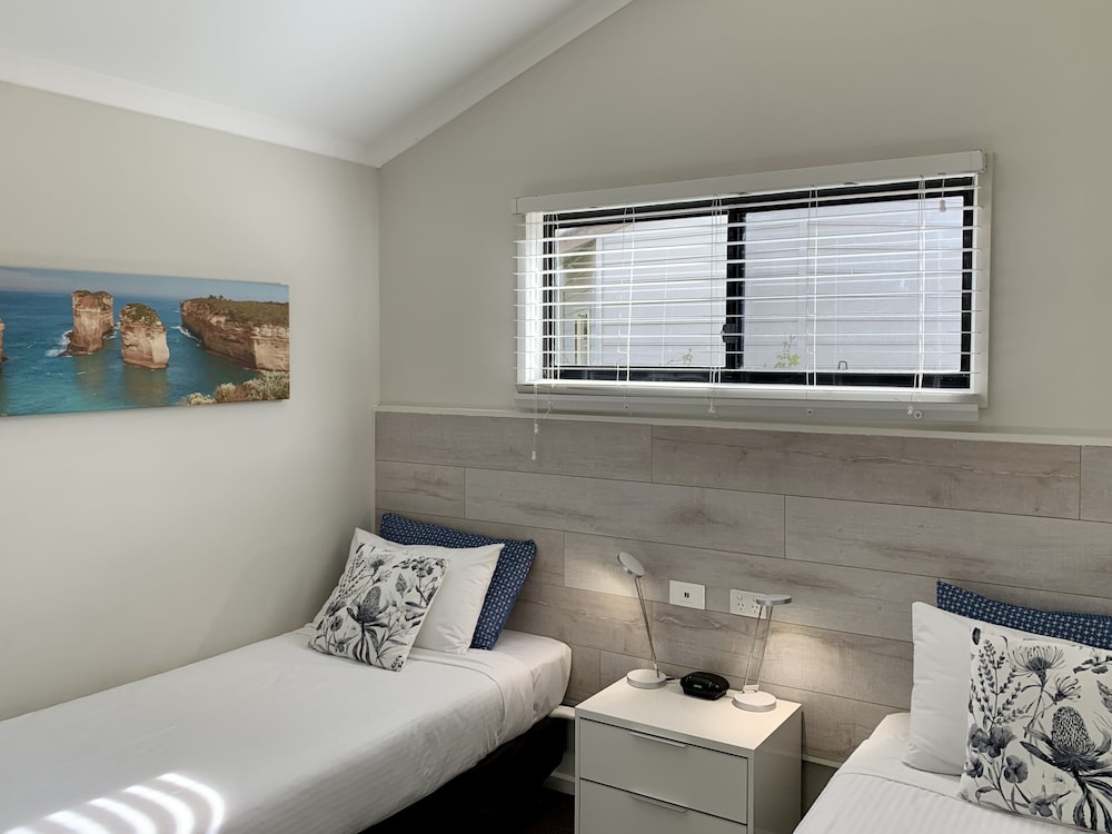 Apollo Bay Waterfront Motor Inn 35/80