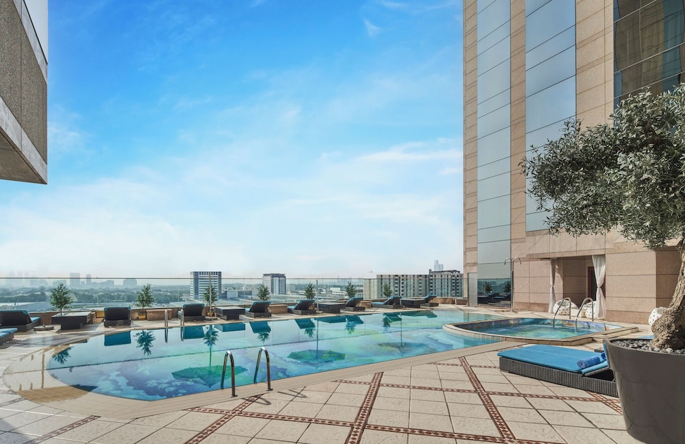 swimming pool spa