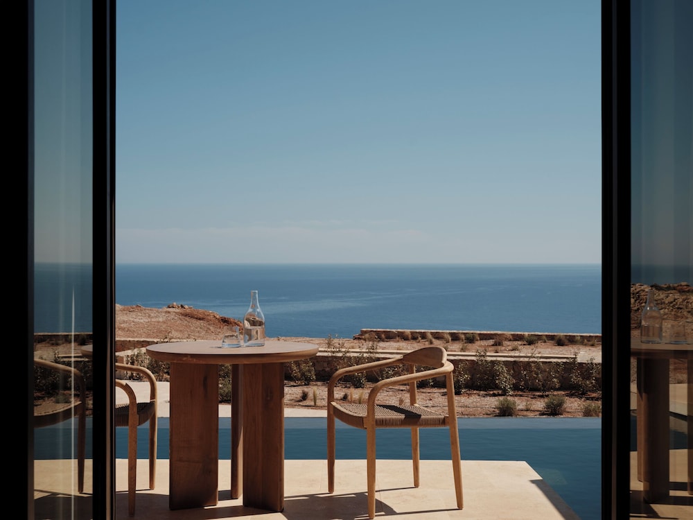Gundari Folegandros 41/50