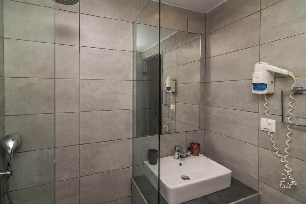 Porto Koukla Beach Hotel 88/89