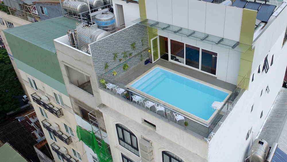 Prague Hotel 4/100