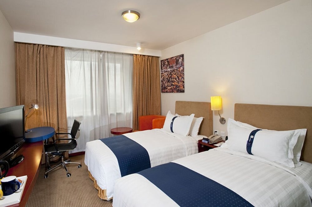Holiday Inn Express Dongli 16/40