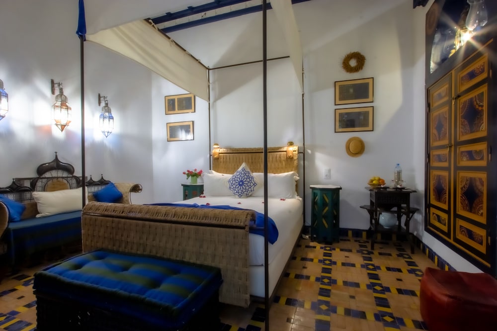 Riad Kaiss By Anika 14/70