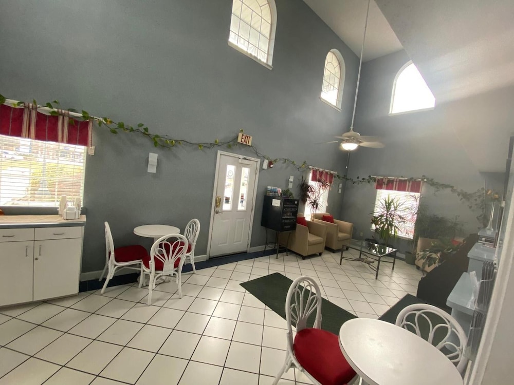 Key West Inn Cookeville 25/27