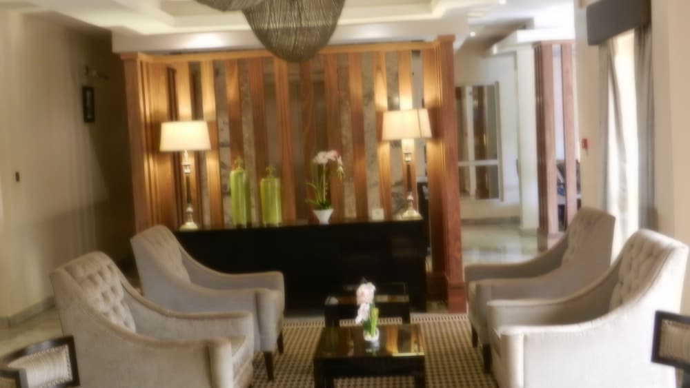 Grand Towers Hotel 4/50
