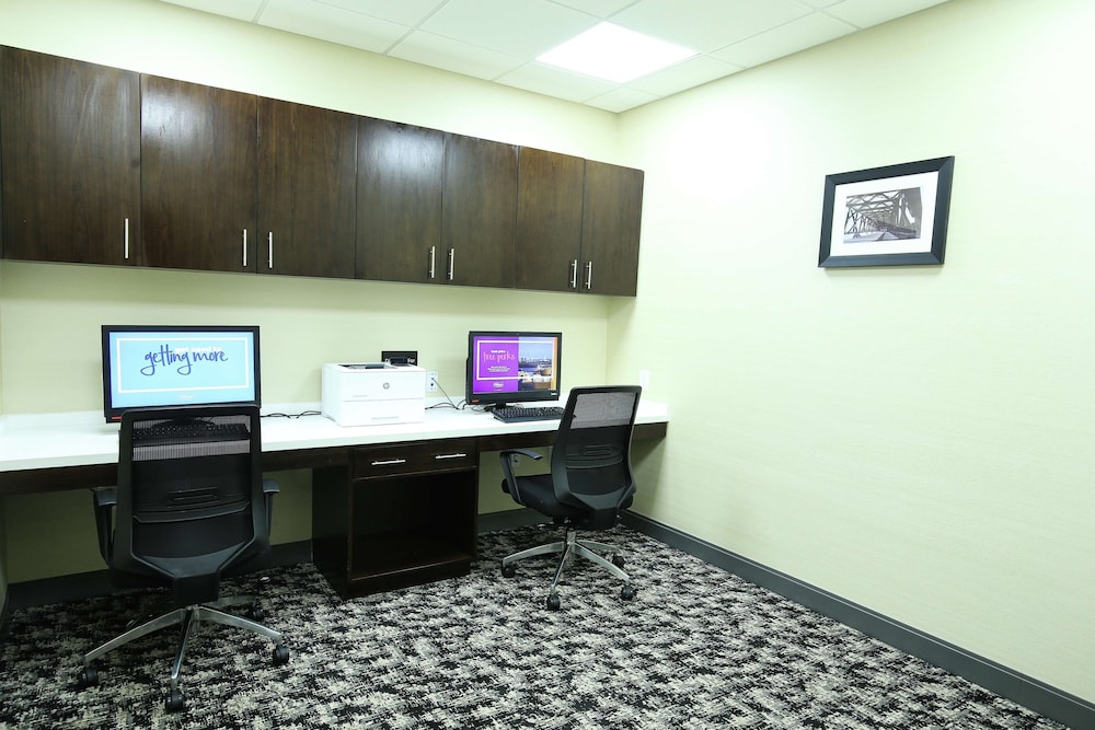 Hampton Inn And Suites Mount Laurel Moorestown 26/28