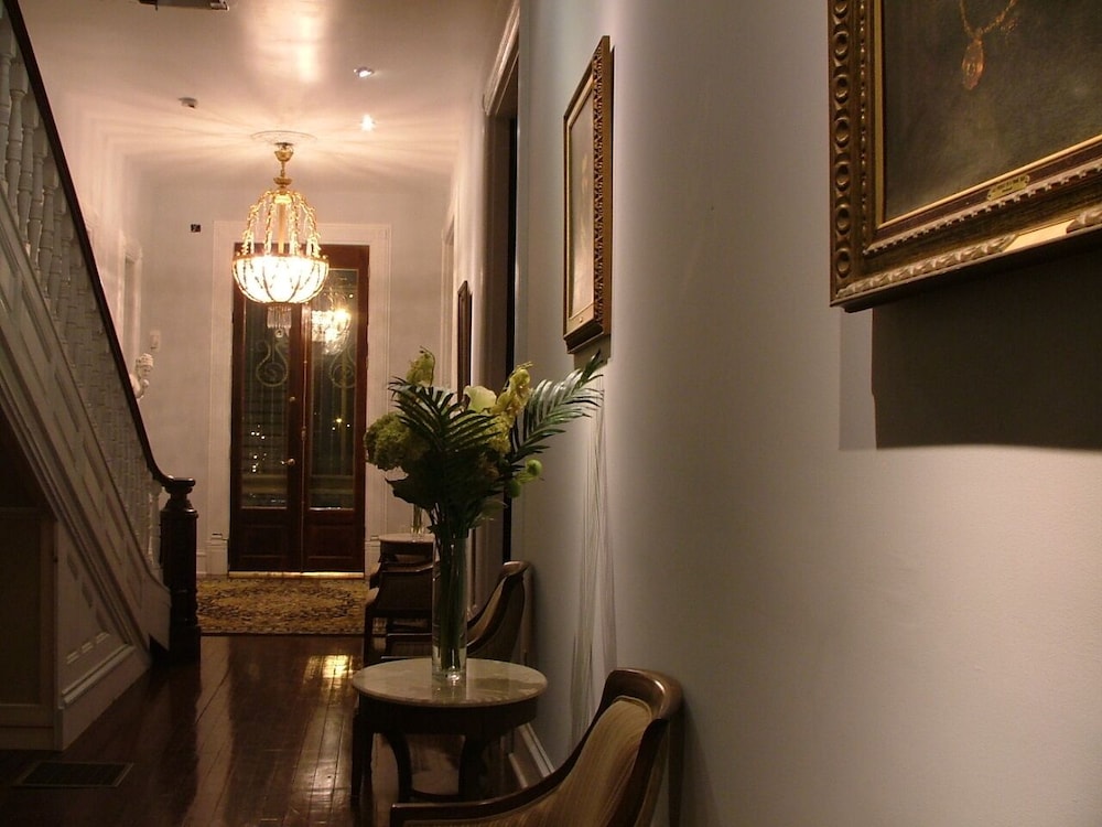 Grand Center Inn 29/37