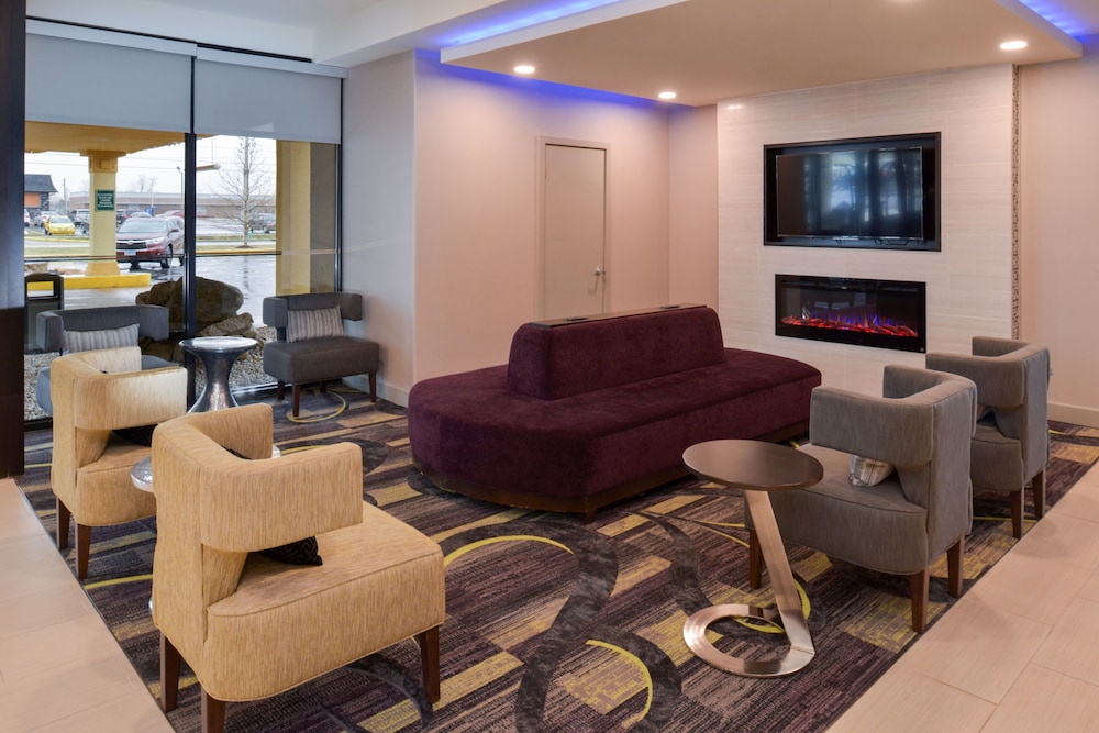 La Quinta Inn & Suites by Wyndham Indianapolis South 30/46