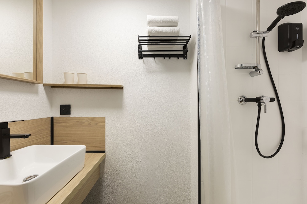 Enzo Hotels Chartres Mainvilliers By Kyriad Direct 21/24
