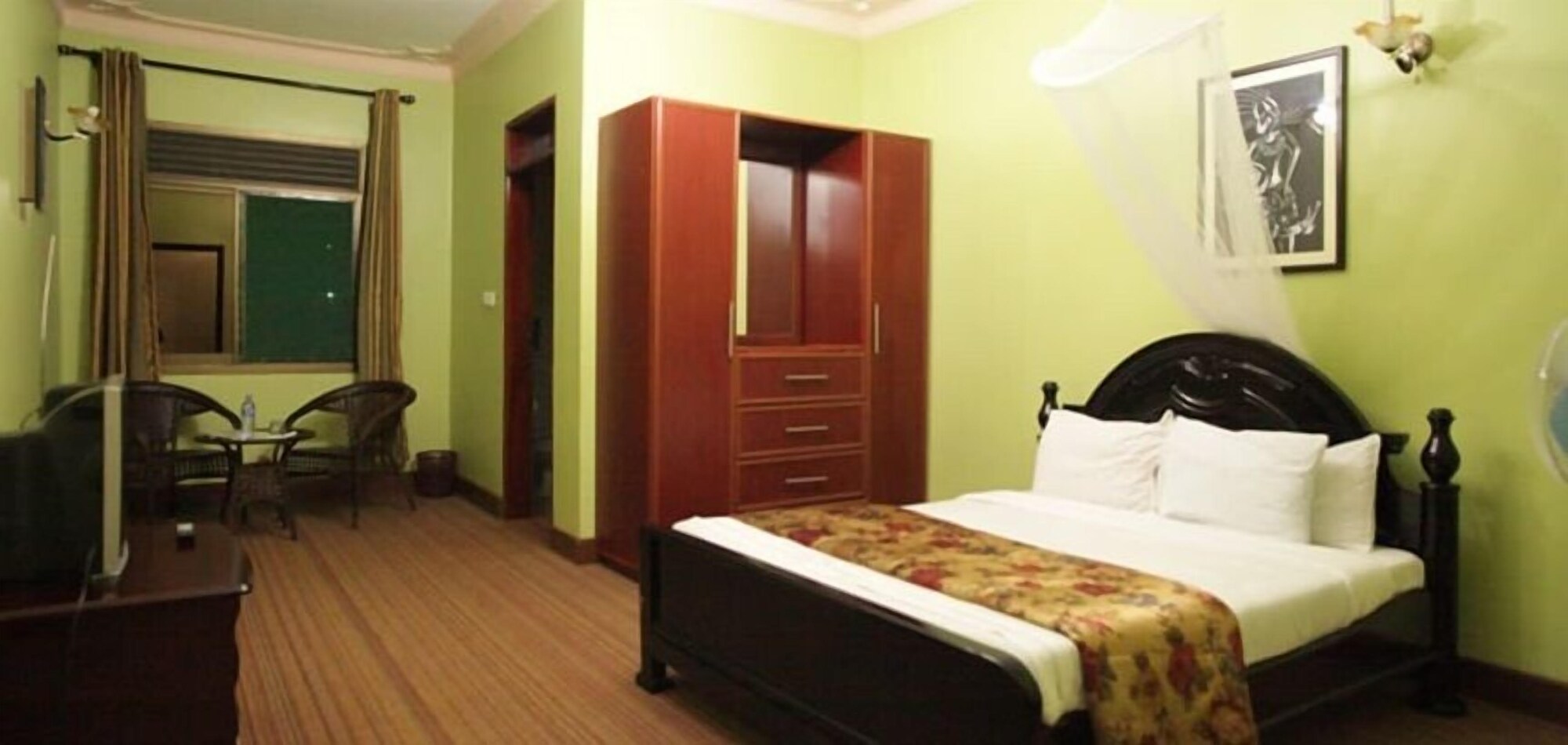 DELUXE, DOUBLE BED