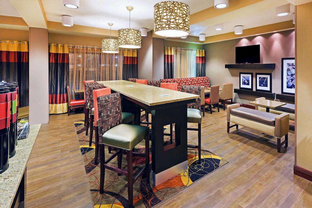 HAMPTON INN JONESBORO 34/39