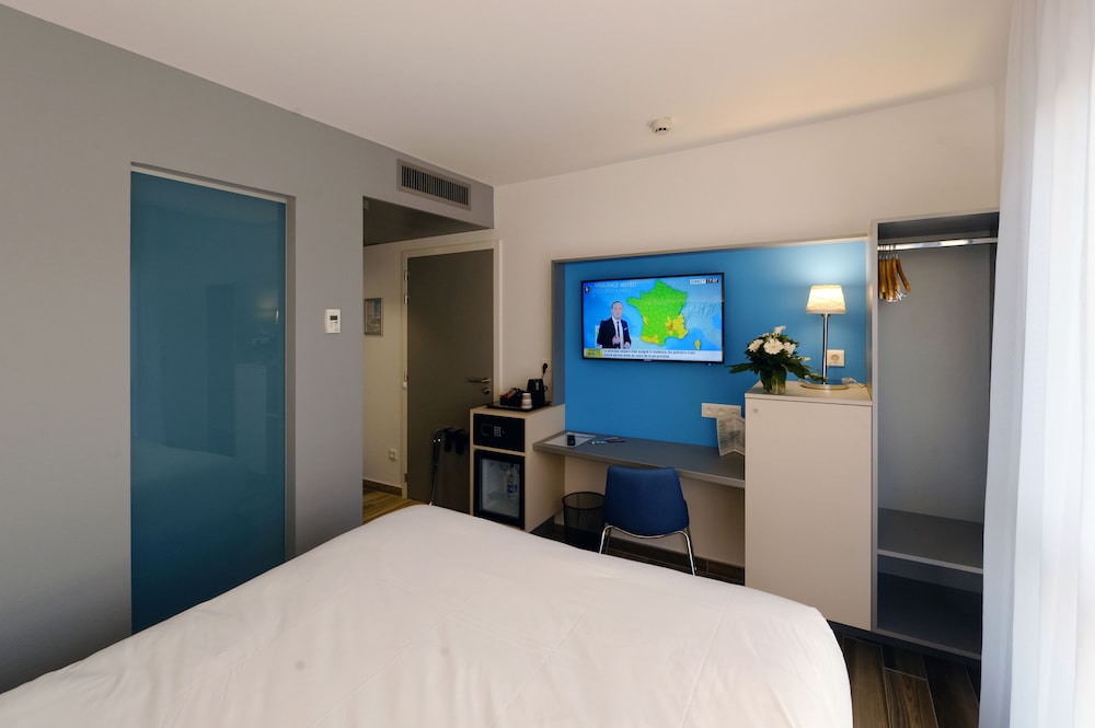 ROOM, SINGLE, DOUBLE BED