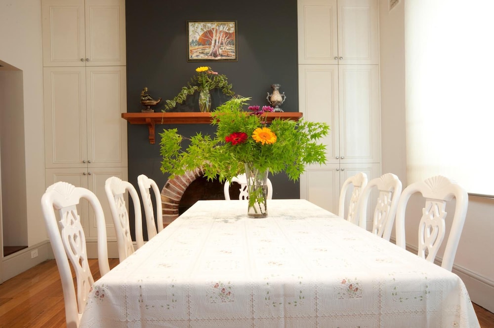 Lowena Cafe and Accommodation 29/41