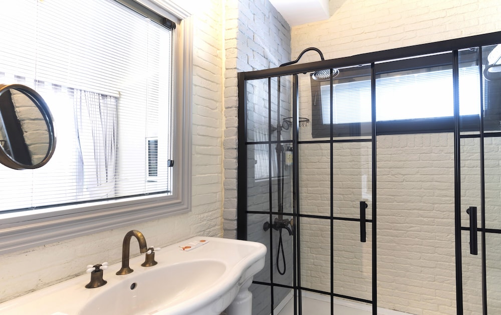 Louis Appartements Galata 39/43