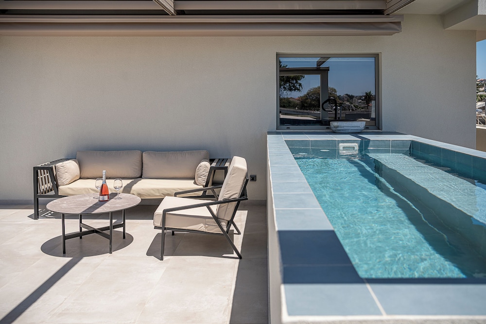 Inea Hotel and Suites 57/78