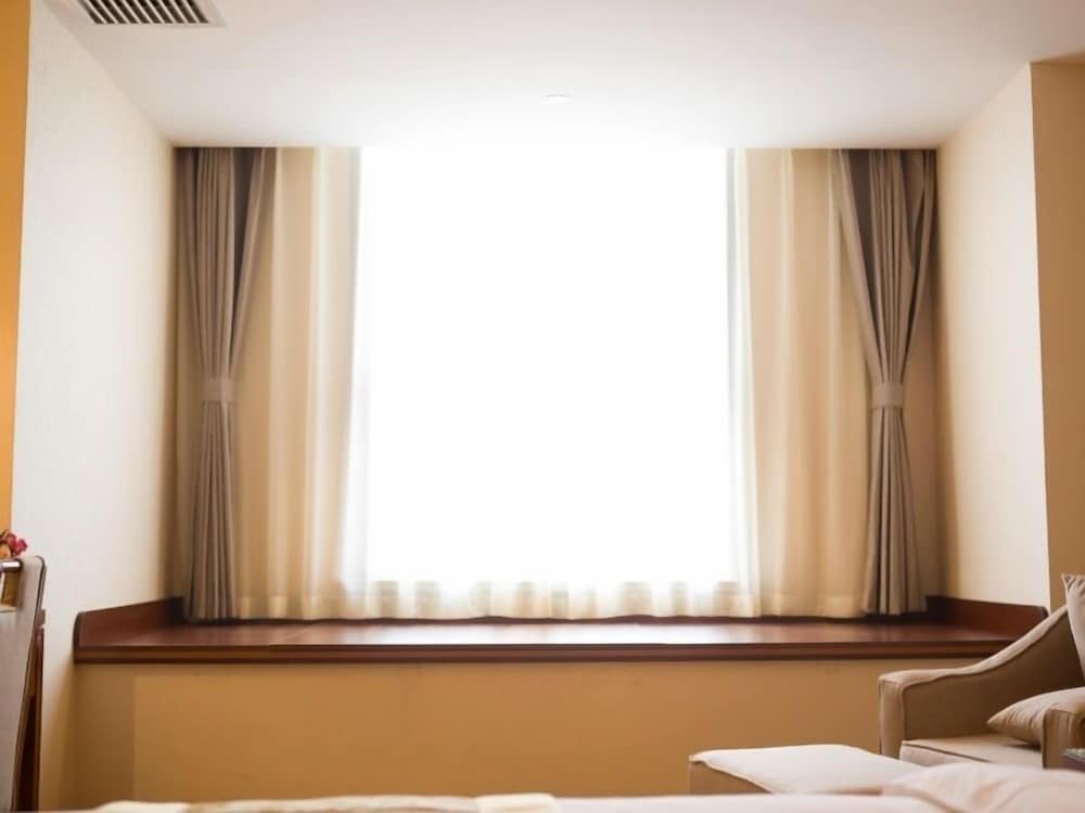 GreenTree Eastern Handan Daming Town Bus Station Hotel 23/33