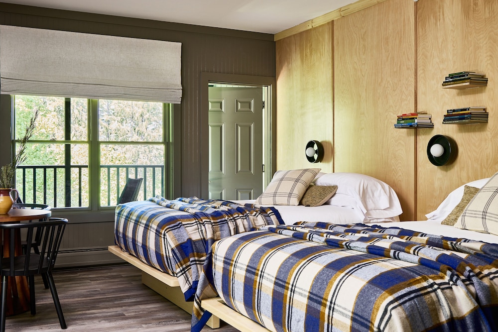 Bluebird Cady Hill Lodge 13/50