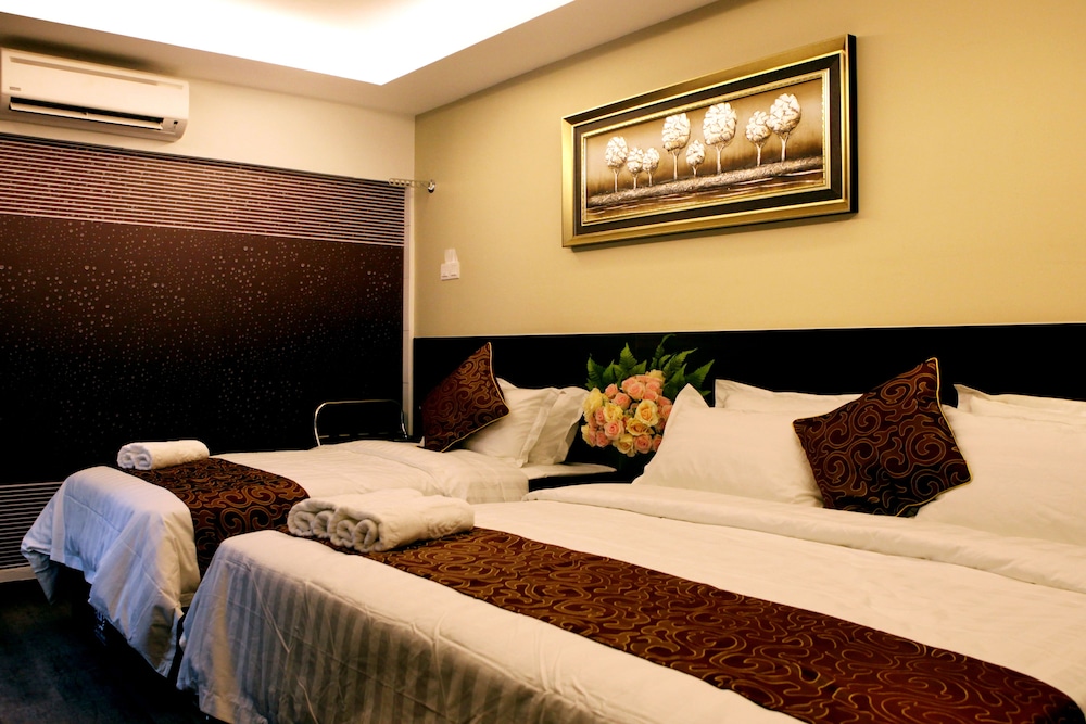 J SUITES HOTEL 12/47