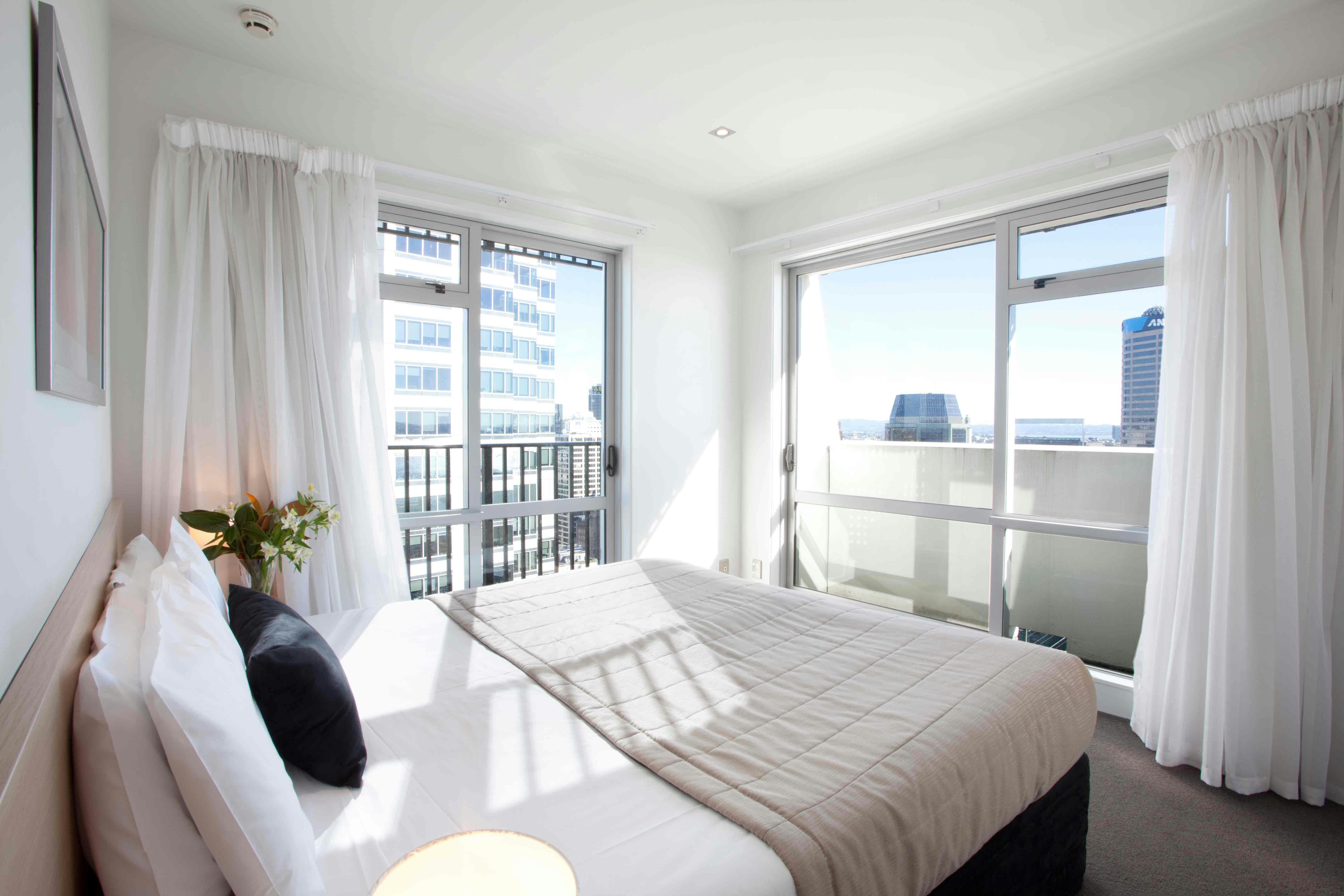 Auckland Harbour Suites 7/24